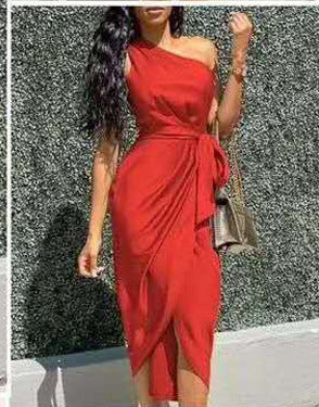 Fala Dress with slanting shoulders and irregular straps