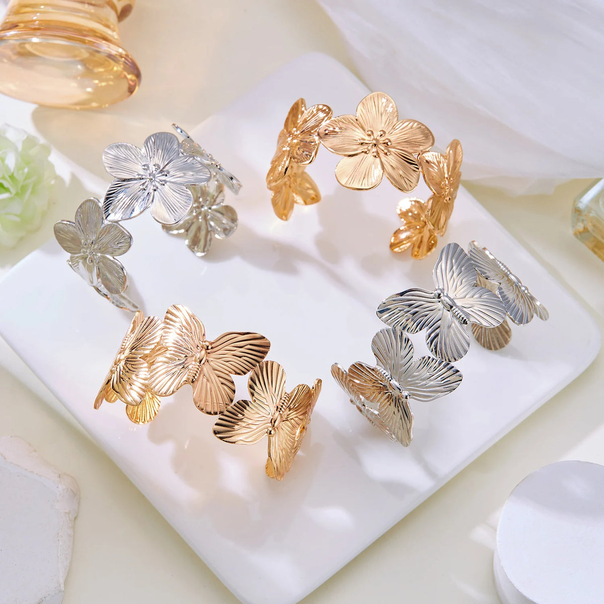 Flower Bracelet - Gold Plated on High Quality Stainless Steel