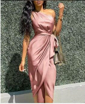 Fala Dress with slanting shoulders and irregular straps
