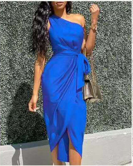 Fala Dress with slanting shoulders and irregular straps