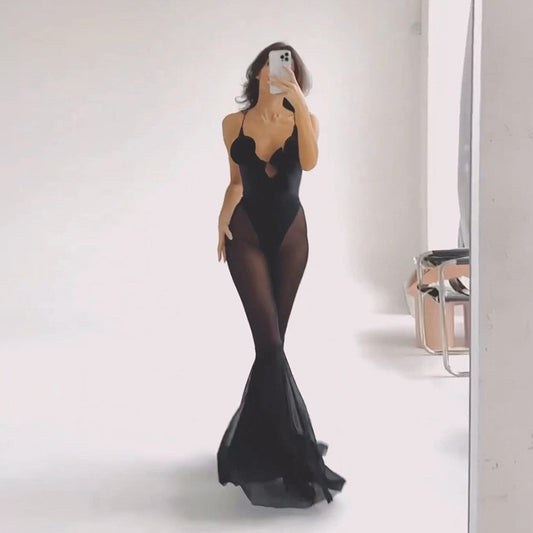 جمبسوت نسائي بتصميم قرن وخياطة شبكية شفافة